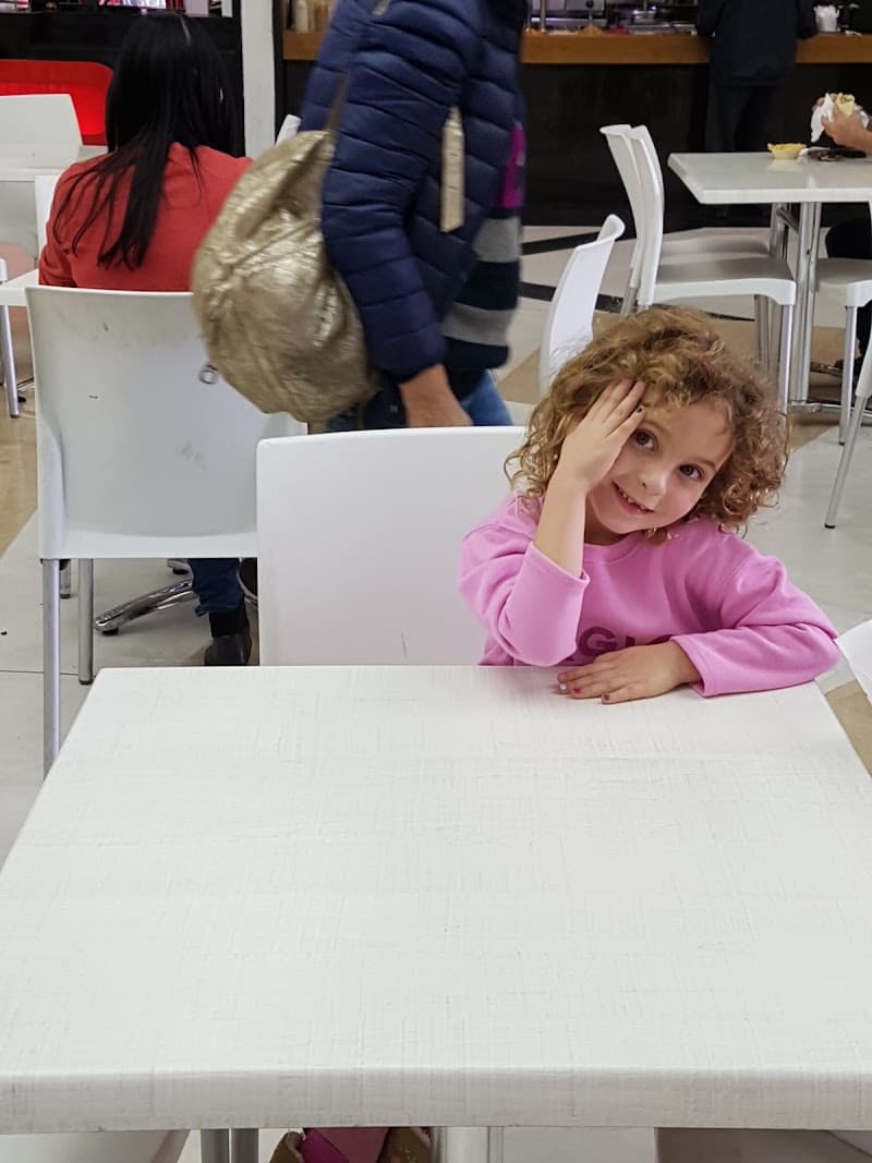 מקדונלדס קניון אורות, אור עקיבא - תמונה 4