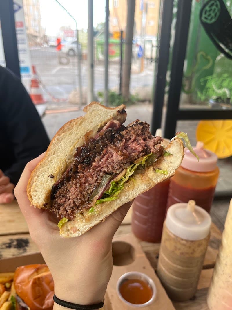 Dudes Burger - תמונה 5