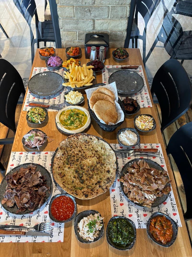 איש קצב שווארמה גריל - תמונה 2